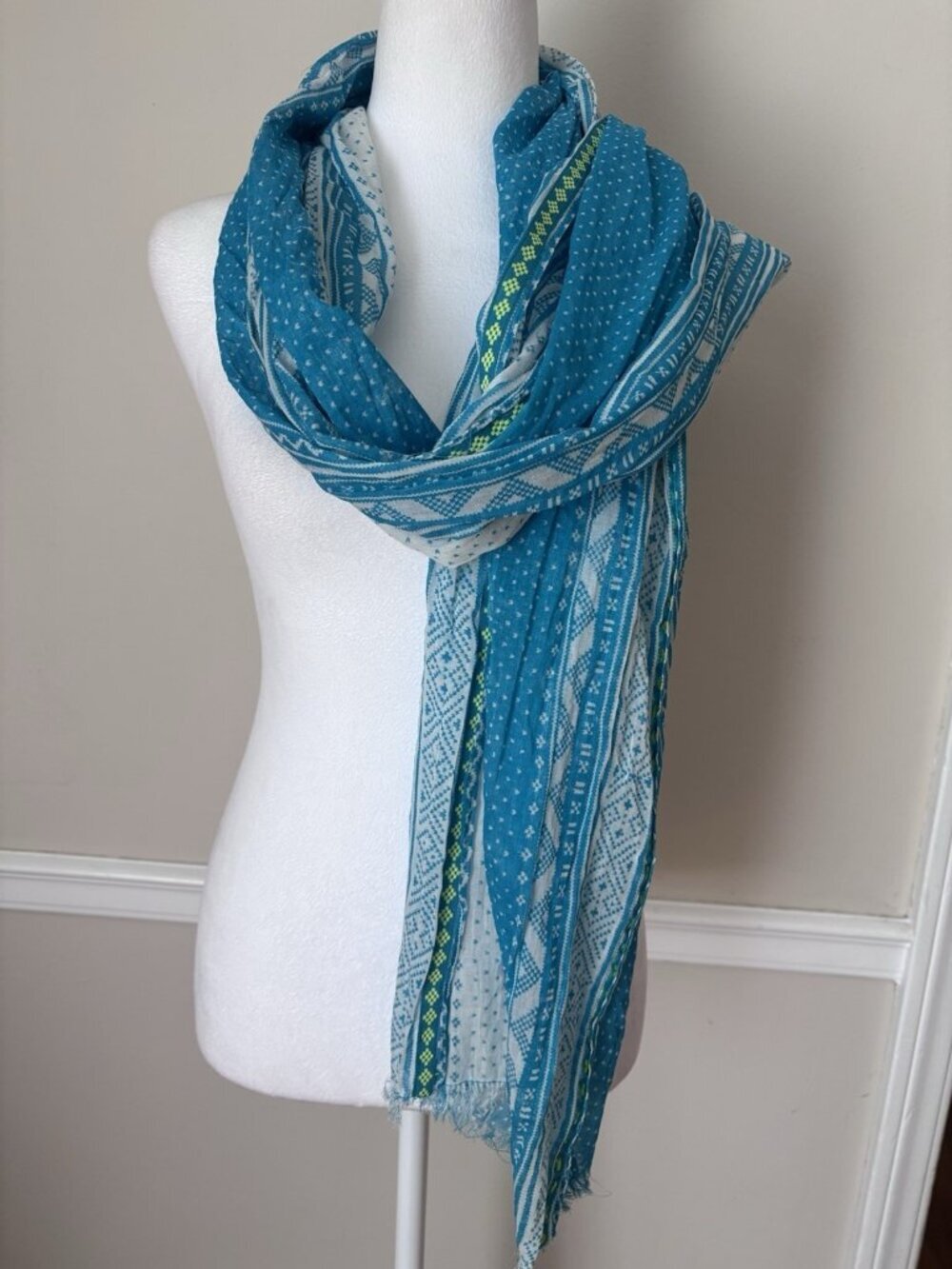 NWT American Eagle Outfitters Blue White Scarf Cotton Green Trim
